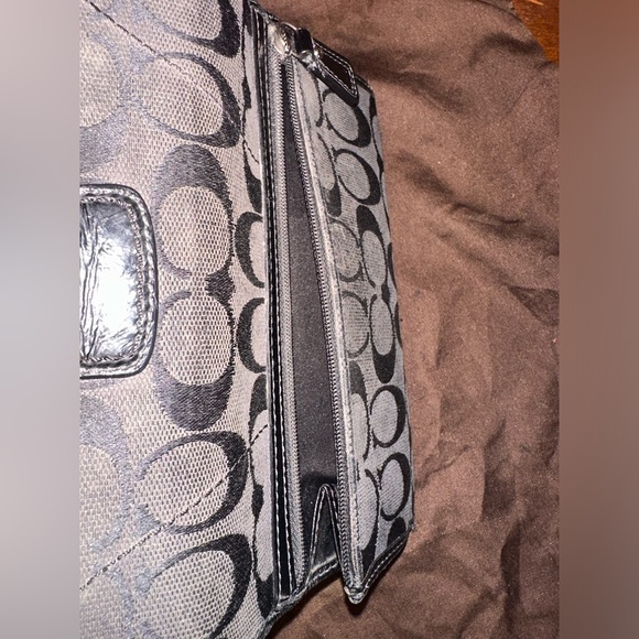 Couch Wallet - Picture 9 of 9